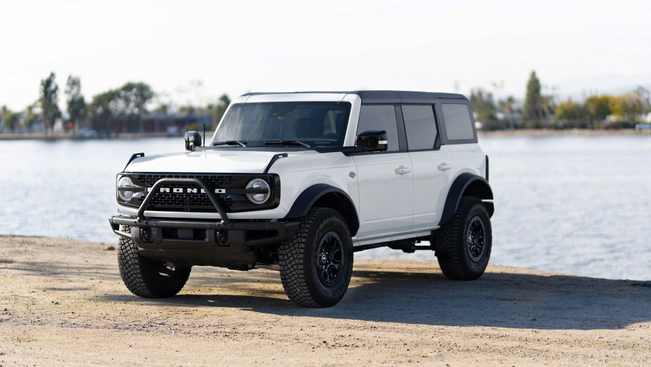 2021 Oxford White Ford Bronco 2 Door - New Ford Bronco - T-Shirt